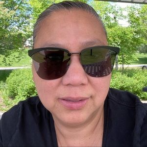 Meet your Posher, Maria